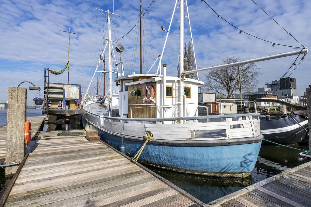 Asile Flottant Hotel Amsterdam Exterior photo