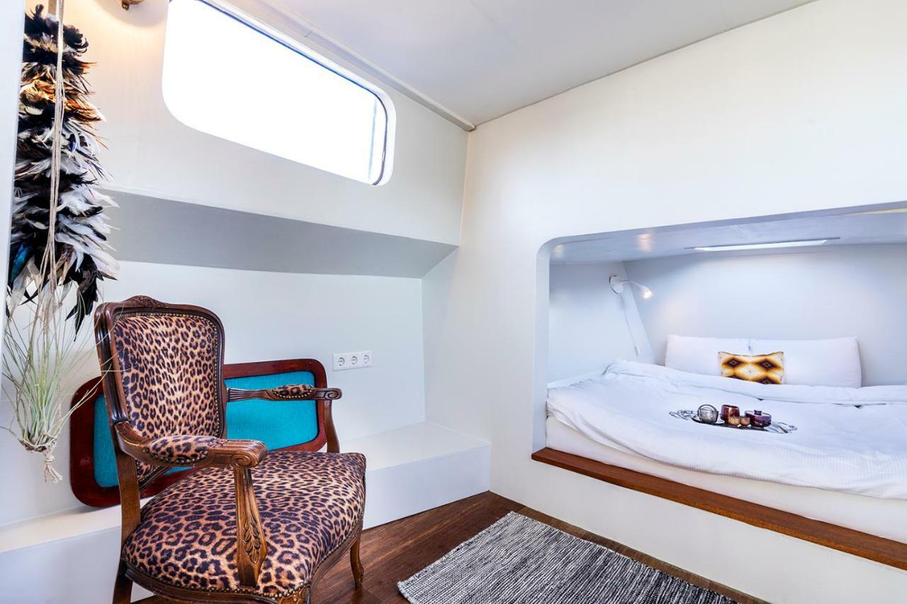 Asile Flottant Hotel Amsterdam Exterior photo