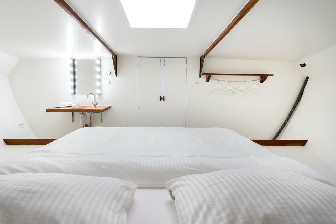 Asile Flottant Hotel Amsterdam Exterior photo